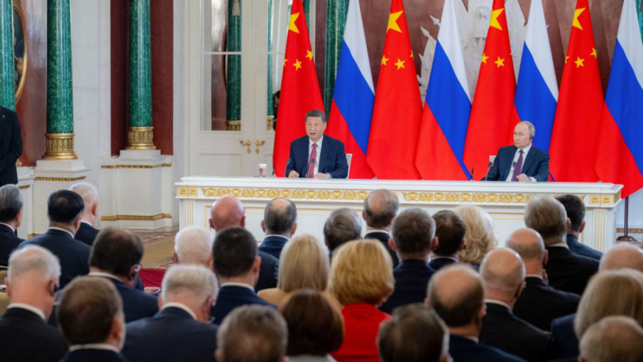 Си Дзинпин: Китай и Русия трябва да следват духа на добросъседство, стратегическо взаимодействие и взаимноизгодно сътрудничество