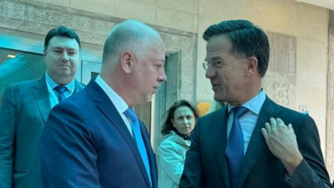 В светлината на прожекторите