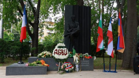 Сто години от рождението на Шарл Азнавур