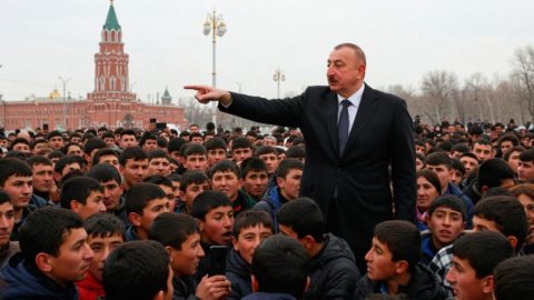 Русия ще трябва да се изправи срещу НАТО в Азербайджан. Рецептата за победа е посочена