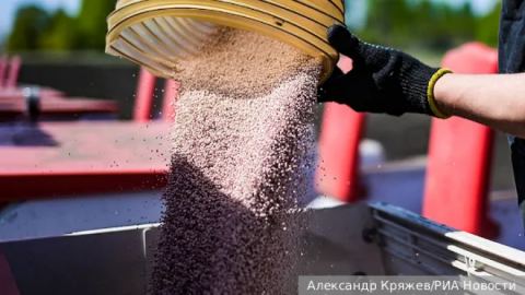 ЕС удря по собствените си фермери и помага на американските
