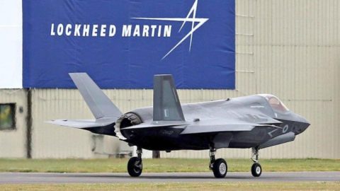 Компанията Lockheed стремително пикира към дъното на финансовата криза.