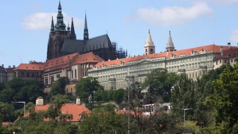 Чехия може да „засили оста на Орбан“: Украйна рискува да остане без помощта на Прага. Какво се случи с русофобите?