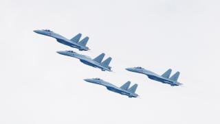 Пресконференция, военен парад, 20 август