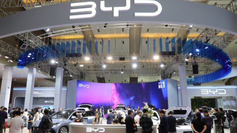 Berkshire Hathaway продаде акциите си във BYD