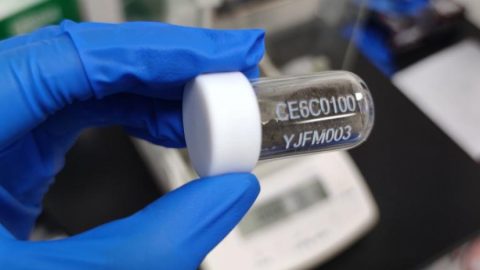 Учени откриха редки метеорити хондрити в лунните проби на „Чан‘ъ-6“