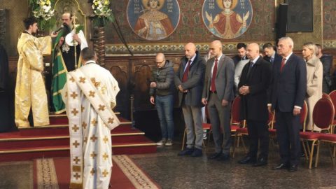 Румен Петков и посланикът на Сърбия присъстваха на архиерейската литургия с преобличане мощите на св. крал Стефан Милутин