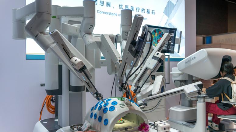 До 2030 г., медицински заведения, Китай, използват изкуствен интелект, диагностика, лечение