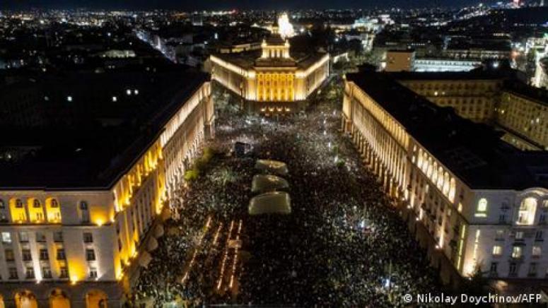 България, Русия, Евросъюз, Валентин Вацев, обществено мнозинство, политически елит, Украйна,