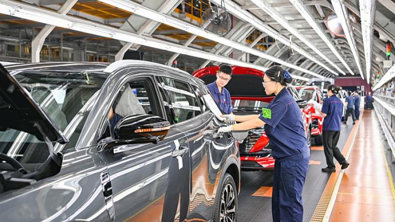 Китай, 12.1 милиона нови градски работни места, 11 месеца