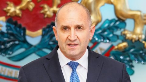 Румен Радев и кризата на системата. Президентът на паузата между разпада и прехода