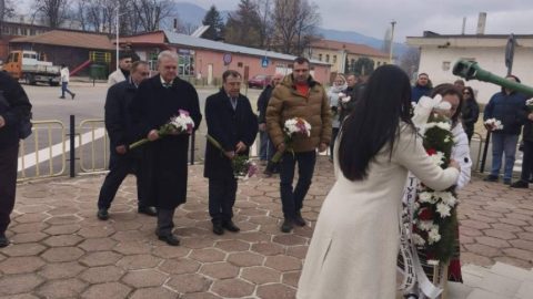 Румен Петков, делегация от Беларус и български кметове поднесоха цветя на генерал, участник в Освободителната Руско-турска война.