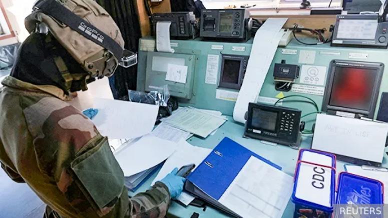 морско пиратство, танкер, руски петрол, Франция, санкции, морско право, флот