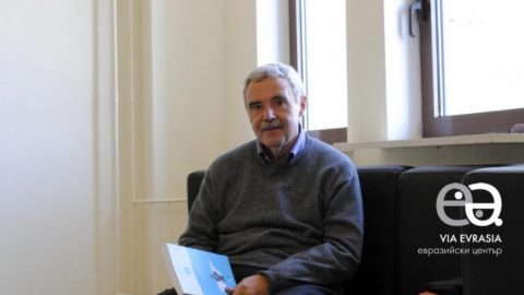 "Истинската историософия" е размисъл за миналото, в чиято основа е знанието за миналото, а не празна игра с отделни факти