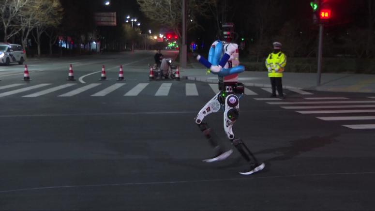 Хуманоидни роботи, полумаратон, Пекин