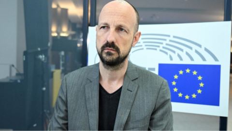 Белгийски евродепутат: Европа трябва да спре да бъде подчинена на американския империализъм