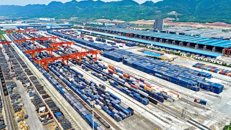 Товарни влакове, Китай, Европа