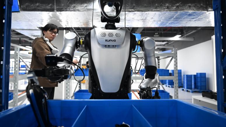 Тенденции, китайска икономика, глобални геополитически предизвикателства, 15-и петгодишен план