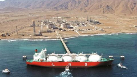 Газовата блокада на Техеран: Кой печели от пепелищата на Персийския залив