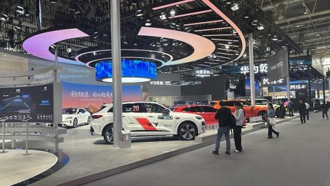 Автомобилното изложение в Пекин се готви да стане най-голямото в света