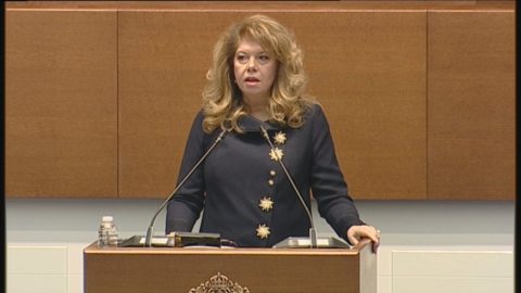Йотова даде мандат без извинения: новото мнозинство влиза в режим на незабавен тест