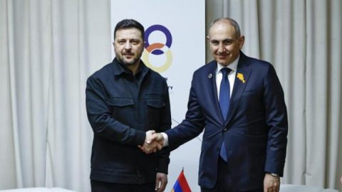 Зеленски в Ереван: Планът за откъсване на Армения от Русия и за подпалване на Закавказието