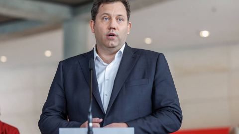 Германският вицеканцлер: „Безотговорната война“ на САЩ срещу Иран вреди на икономическото възстановяване на Германия