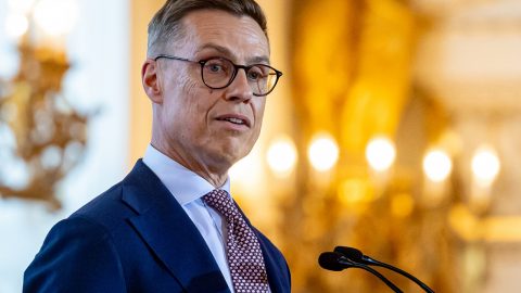 Президентът на Финландия: Европа трябва да обмисли пряк диалог с Русия