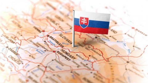 Словакия затвори границата с Украйна след ударите край Ужгород