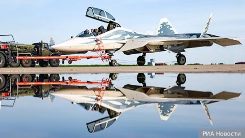 Су-57 вече не е просто изтребител: Русия превръща пилота в командир на рояци дронове