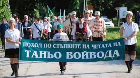Урок по родолюбие: 360 деца тръгват по стъпките на Таньо войвода 150 години след Априлското въстание