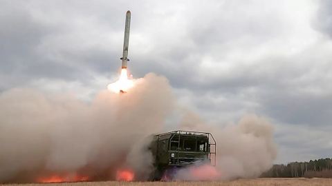 Русия удари авиационни заводи, летища и енергийни обекти: войната навлиза още по-дълбоко в индустриалния тил на Украйна