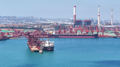Пристанищната икономика на Китай надхвърли 7 трилиона юана през 2025 г.