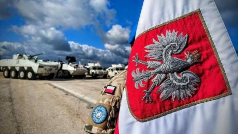Полша вече не се готви за отбрана. Тя строи армия за новия център на властта в Европа
