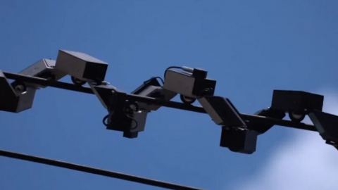 Краят на конвенционалните дронове: Роботизирани змии поеха инспекцията на далекопроводите около летище Кунмин