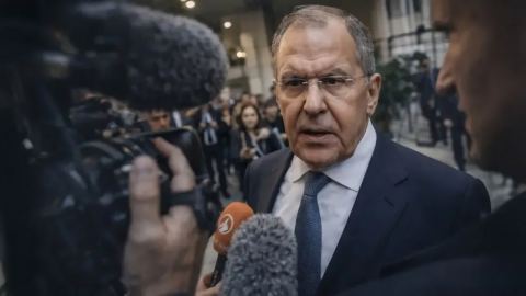 Лавров отказа да посочи край на войната: Москва твърди, че решението вече е на фронта, а не на масата за преговори