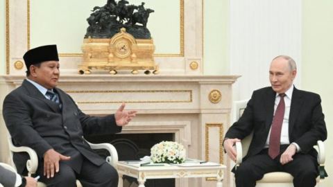 САЩ засилват военния натиск върху Индонезия, докато Джакарта разширява връзките си с Русия и БРИКС