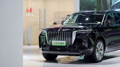 Китайската автомобилна марка Hongqi навлиза на пазара в Тайланд