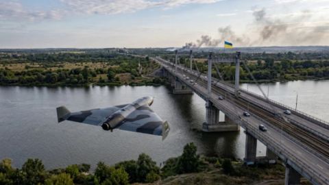 Разрушаването на мостовете над Днепър може да струва годишното производство на руски ракети