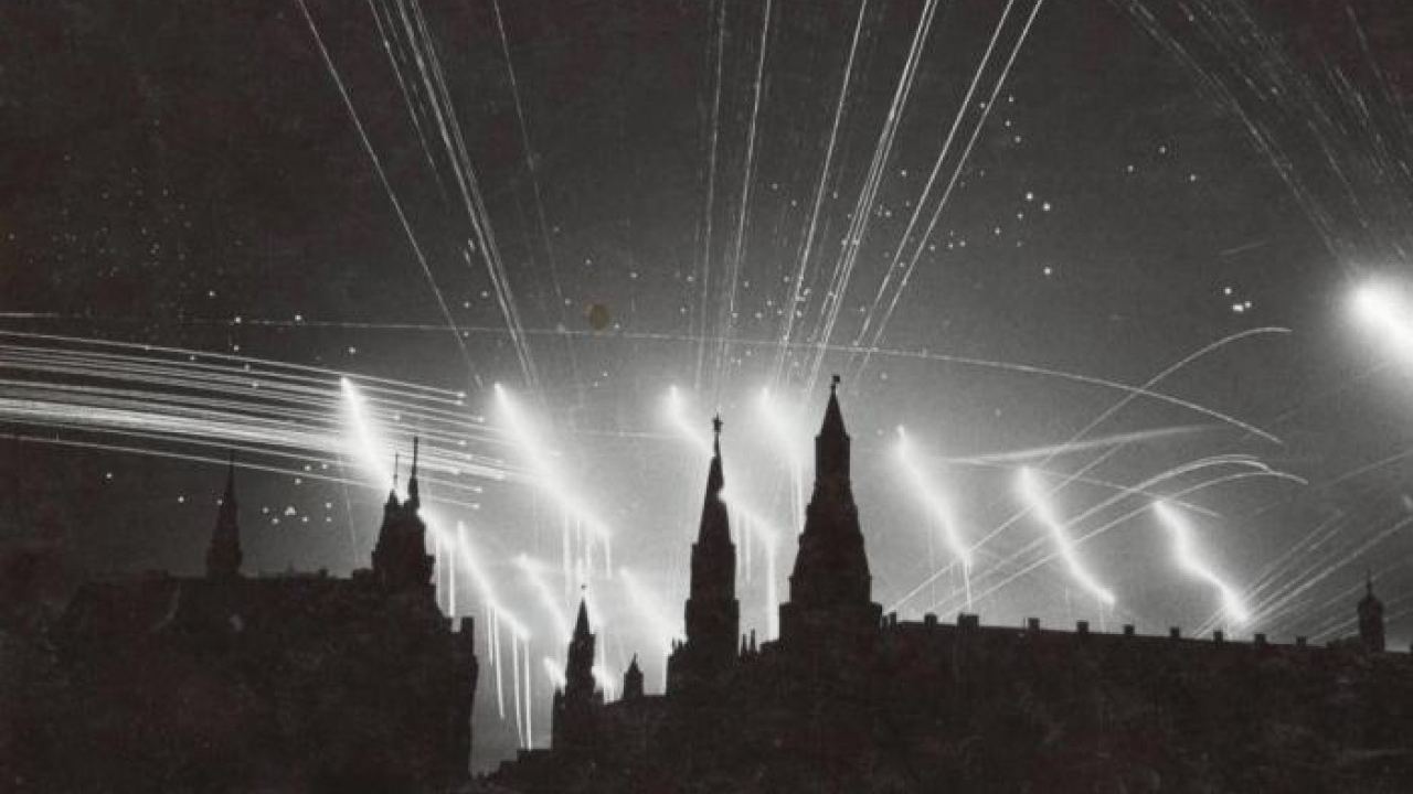 Планът на Хитлер за унищожението на Москва се сблъска с 600 изтребителя и хиляди зенитчици