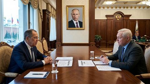 Лавров и Рябков не си противоречат – Кремъл подготвя дълга война и оставя отворена вратата за преговори