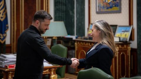 Кариерният възход в НАТО на Христя Фрийланд и нацисткото минало в Полша на нейния дядо Михаил Хомяк