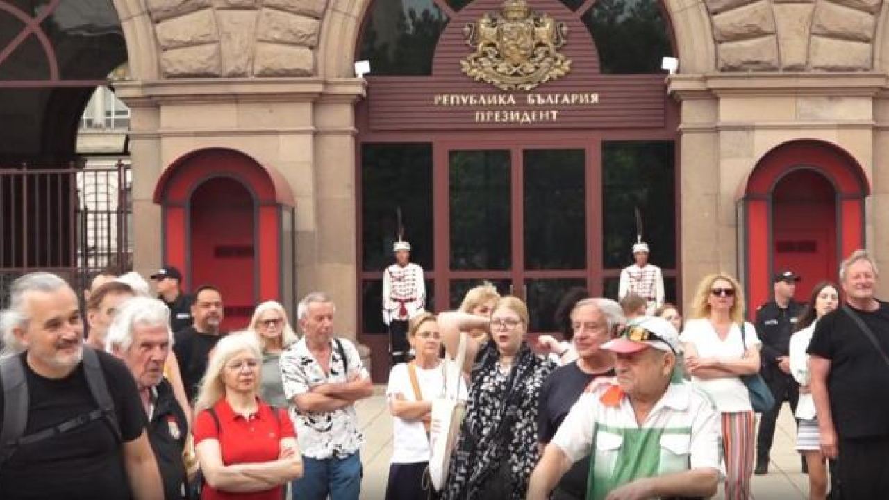 „Масовите“ антиправителствени протести в София се провалиха: нямаше желаещи! Европа бавно, но неотклонно изтрезнява