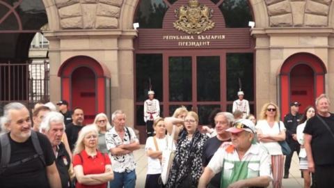 „Масовите“ антиправителствени протести в София се провалиха: нямаше желаещи! Европа бавно, но неотклонно изтрезнява