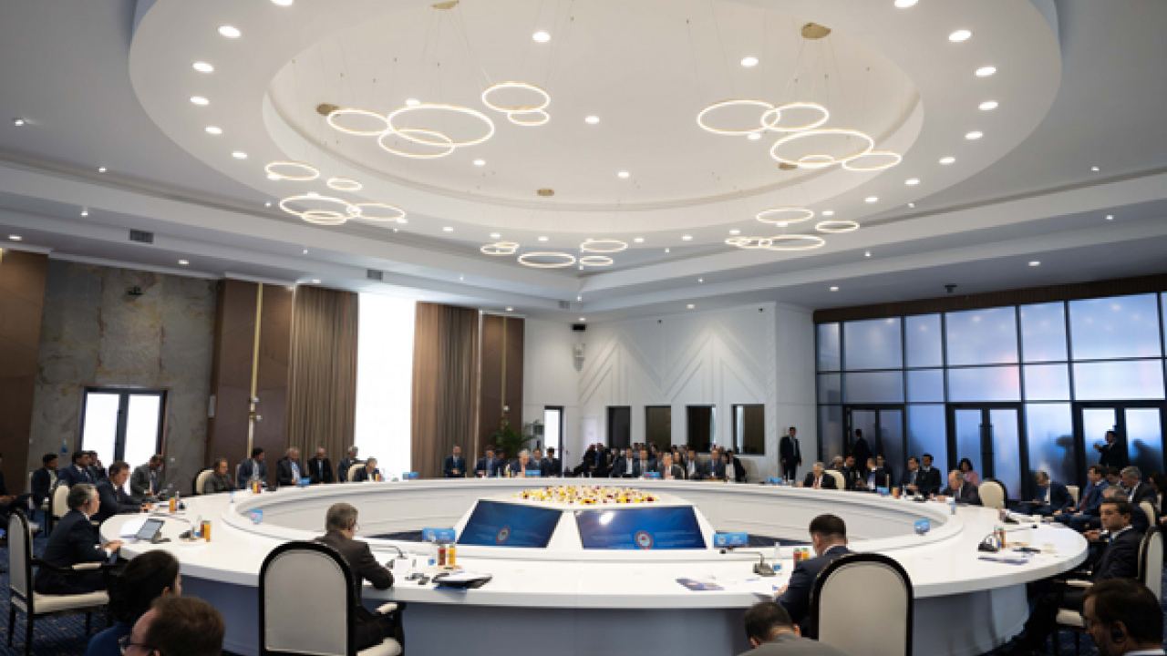 Уан И изясни четирите предложения за развитието на ШОС