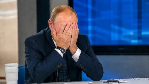 Инцидентът в Орхус: Ваandalизъм срещу бюст на Путин прекъсна рекламна кампания в Дания