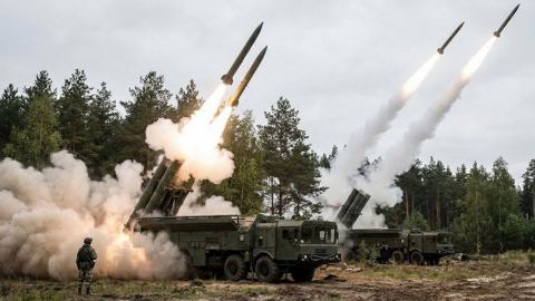Прекъснатите артерии: Как ударите срещу транспортните възли в Днепър и Одеса блокират снабдяването на фронта