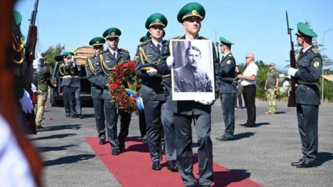 Останките на друг националист - Евгений Коновалец, бяха донесени в Киев, или Вампири в блатото – 2