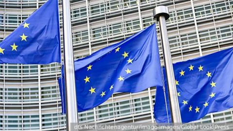 Западът затваря бежанския капан: Брюксел трансформира украинския хуманитарен статут във военно ръководство