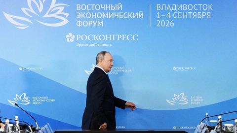 Вицепремиерът Дин Сюесян се срещна с Владимир Путин във Владивосток
